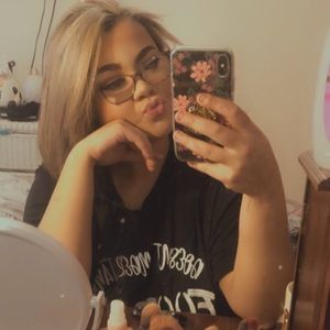 Meet your Posher, Aryl